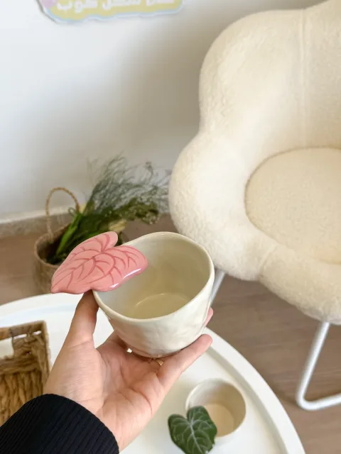 كوب سادة مع ورقة شجر🌱 (تقريبا 250 مل)